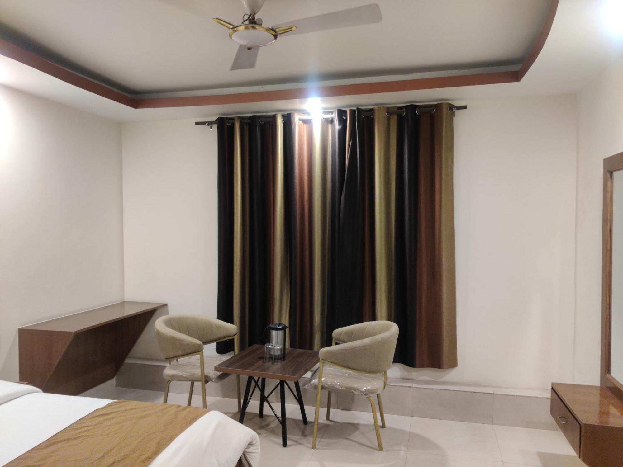 Hotel Hv Nahan Luaran gambar