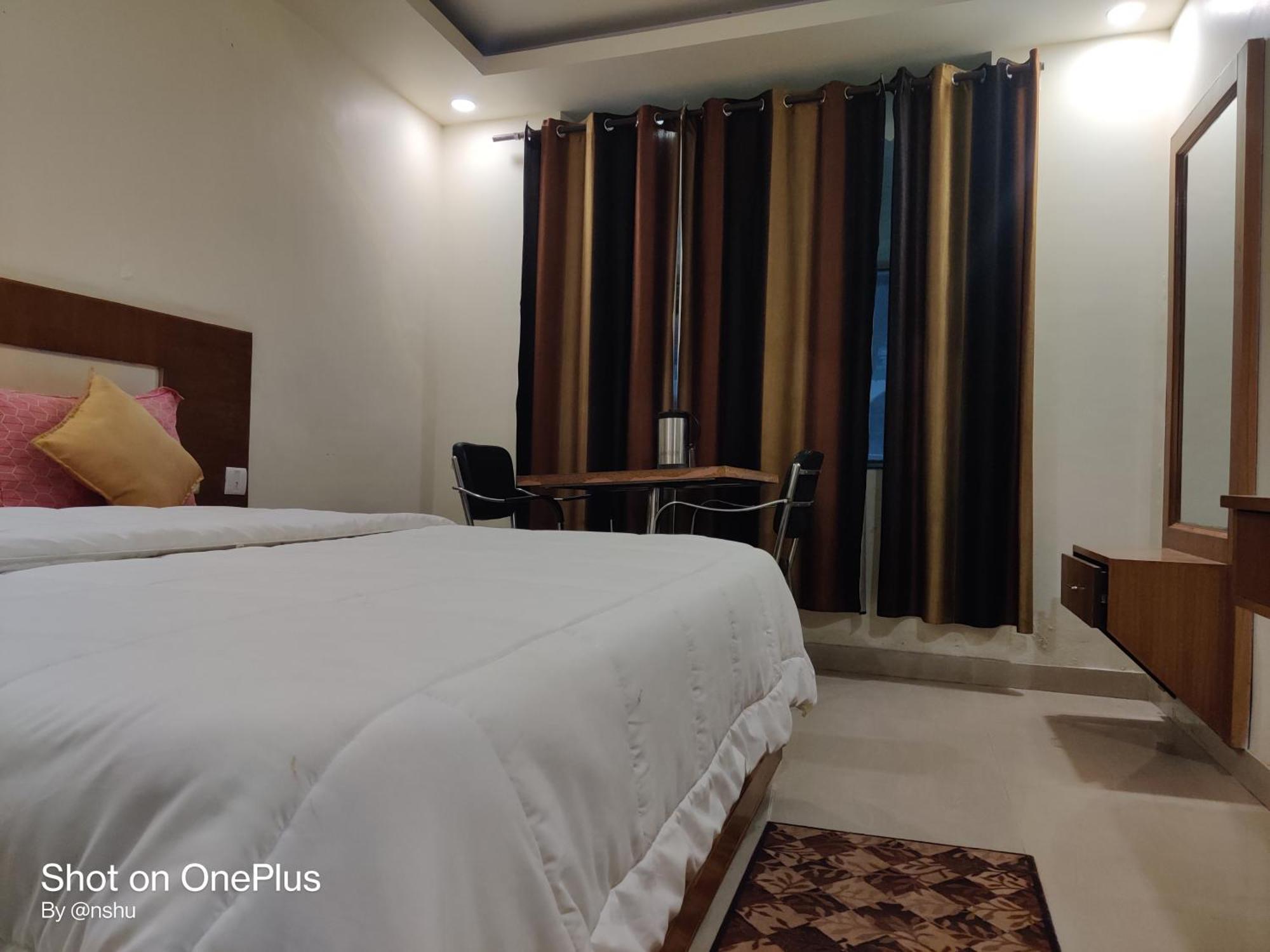 Hotel Hv Nahan Luaran gambar