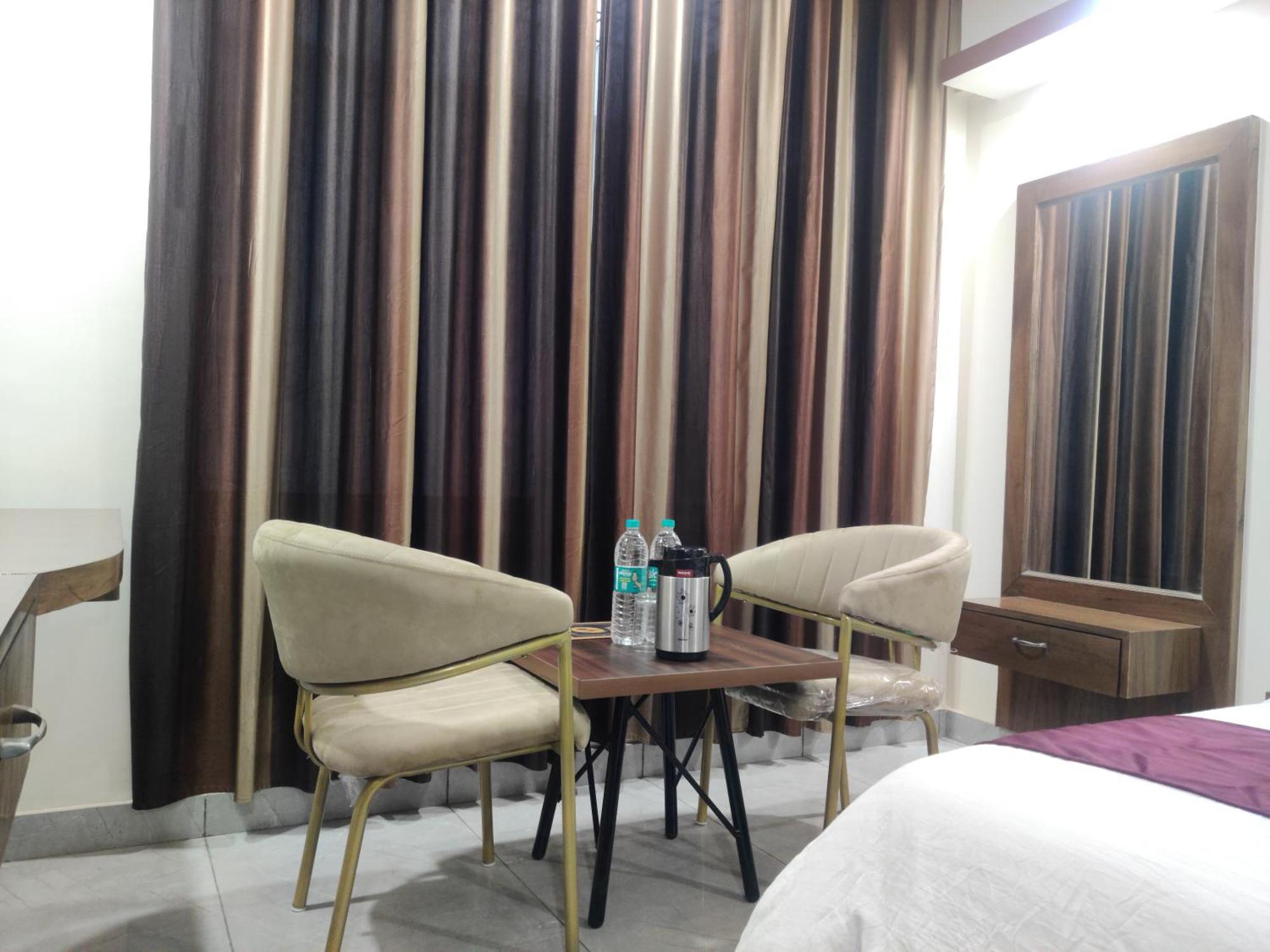 Hotel Hv Nahan Luaran gambar