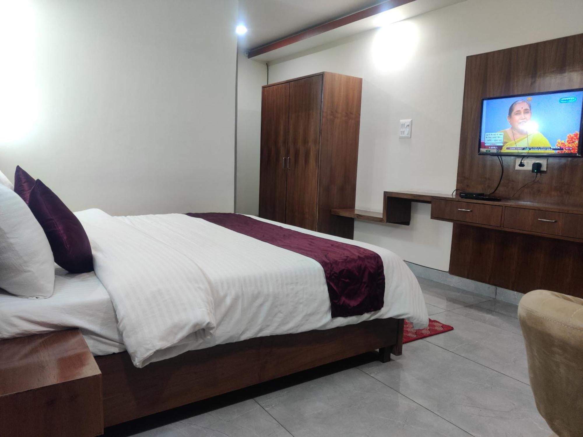 Hotel Hv Nahan Luaran gambar