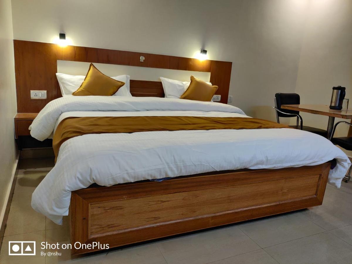 Hotel Hv Nahan Luaran gambar